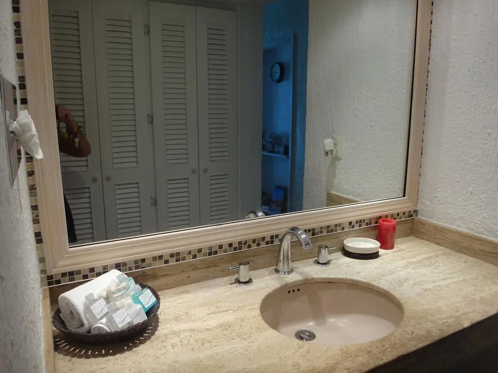 Turquoise Suite With Ocean View Apartment