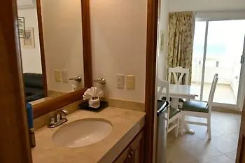 Turquoise Suite With Ocean View Apartment